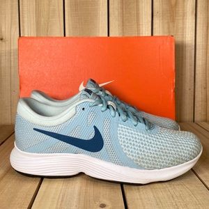 Nike Women’s Revolution 4 women’s size 6.5